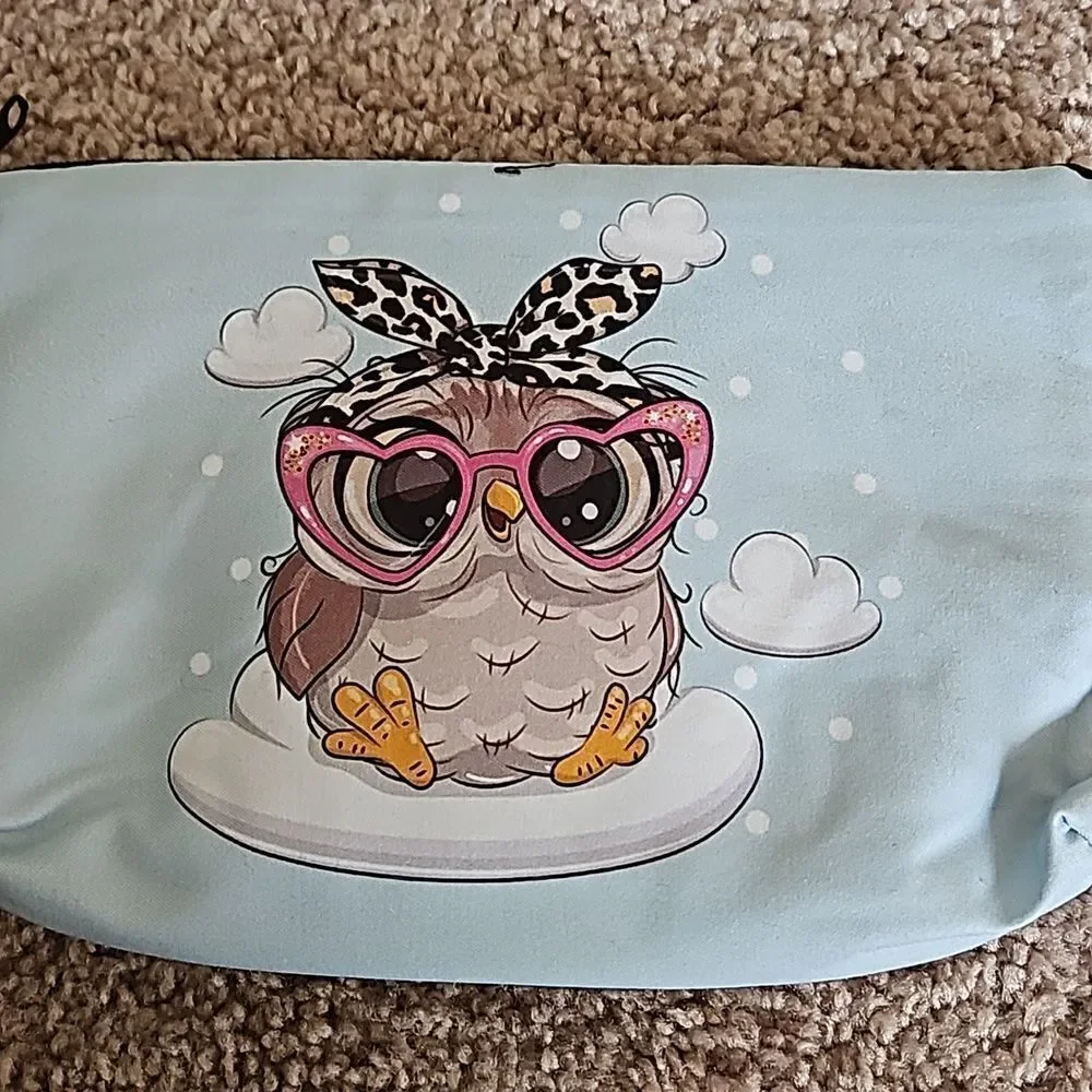 NWOT  Owl cosmetic/toiletry bag with zippered closure